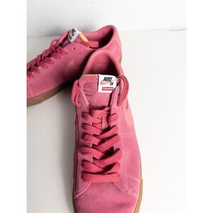 Nike SB Supreme Shoes Mens us 11 Maroon Suede FTW Spell Out Low Top